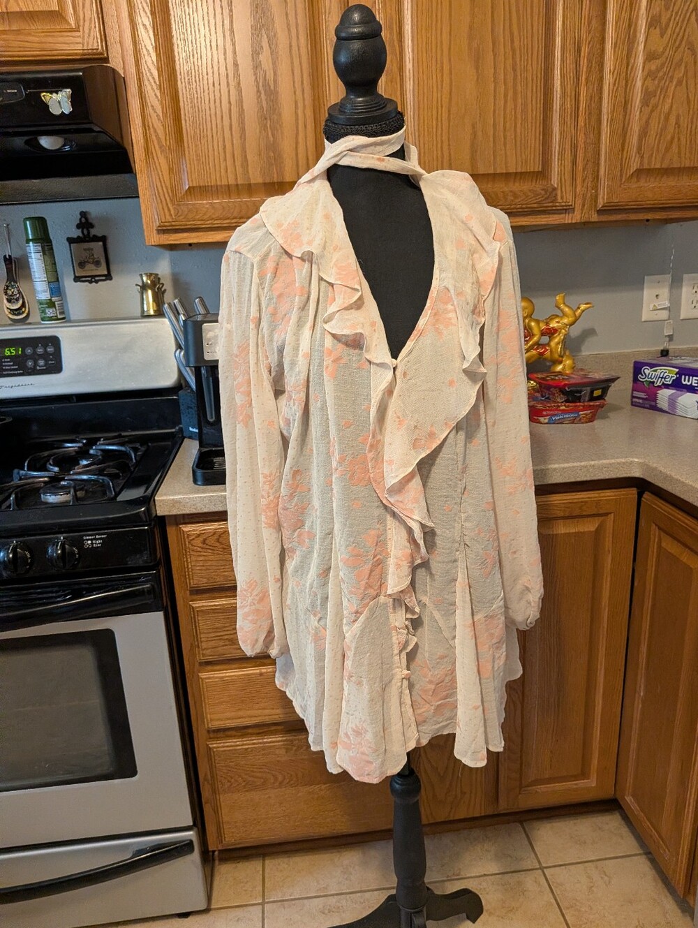 Women's Free People Lightweight Ruffled Floral Blouse in Cream and Soft Pink
